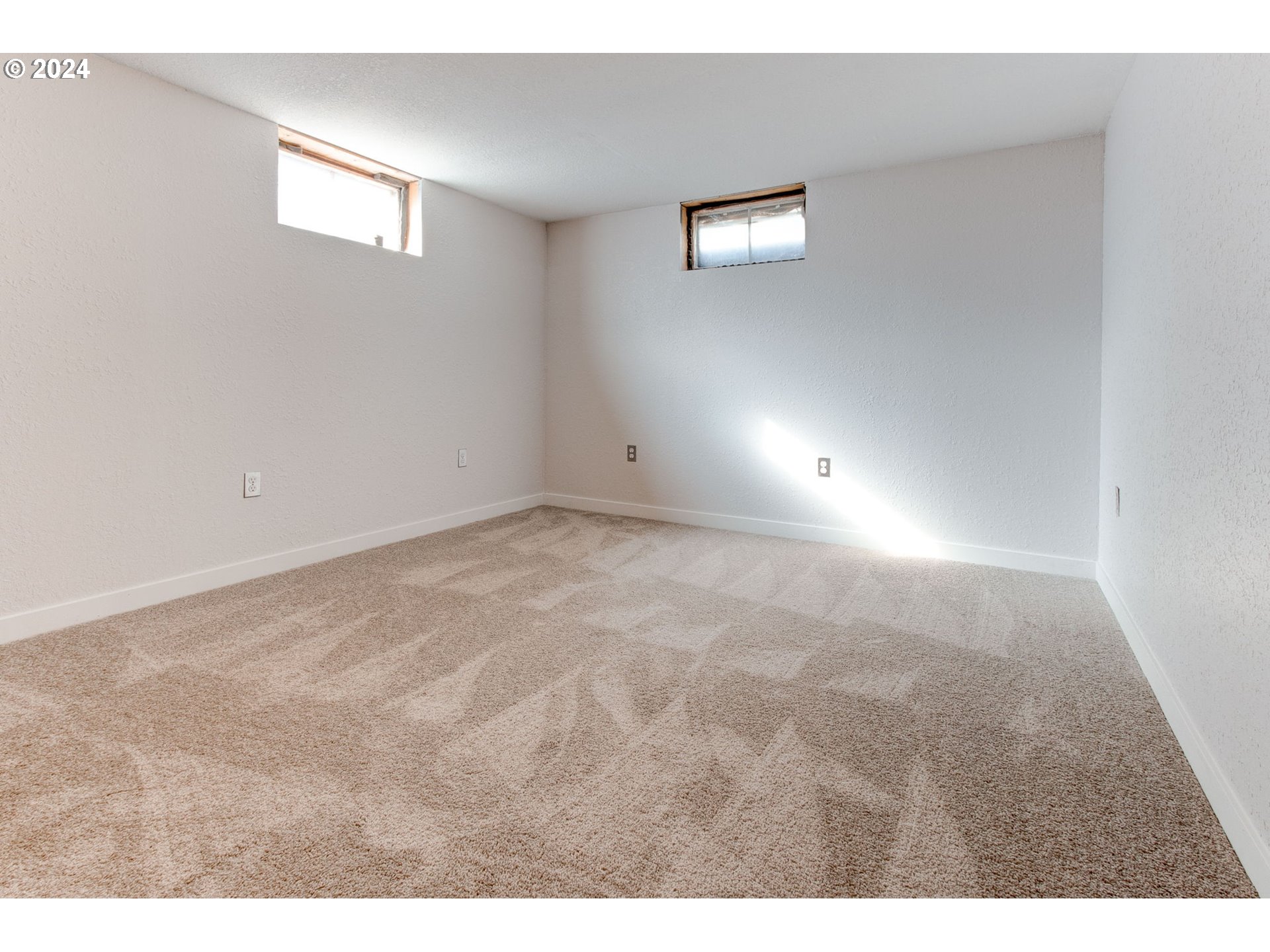 14205 Southeast Salmon Street Portland, OR 97233 - Photo 20 of 35 a view of empty room