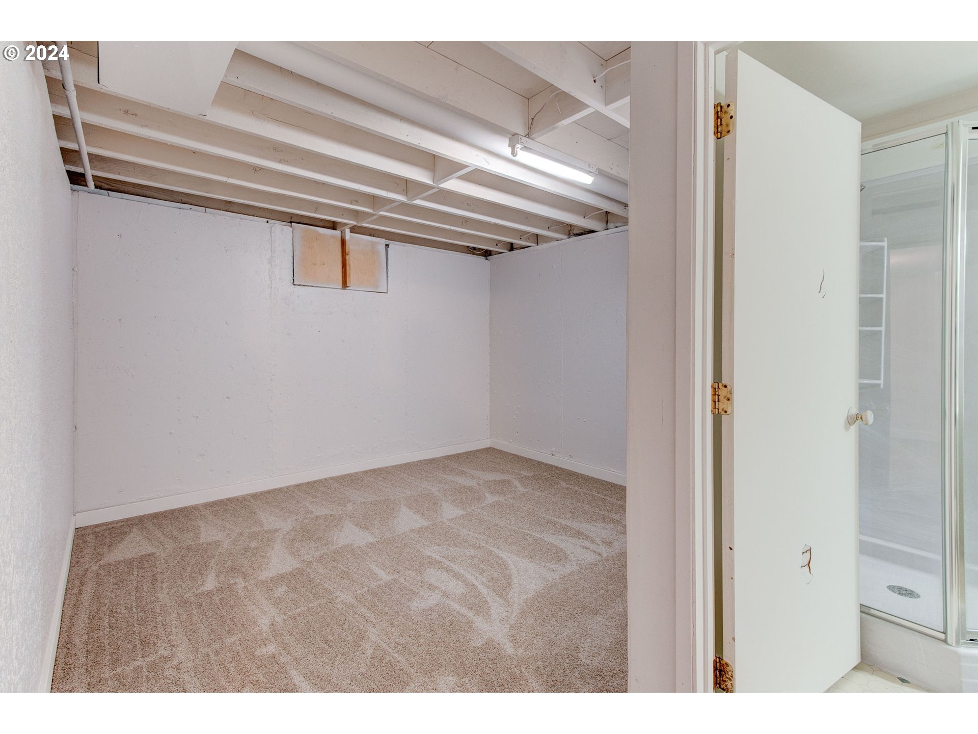 14205 Southeast Salmon Street Portland, OR 97233 - Photo 21 of 35 a view of empty room