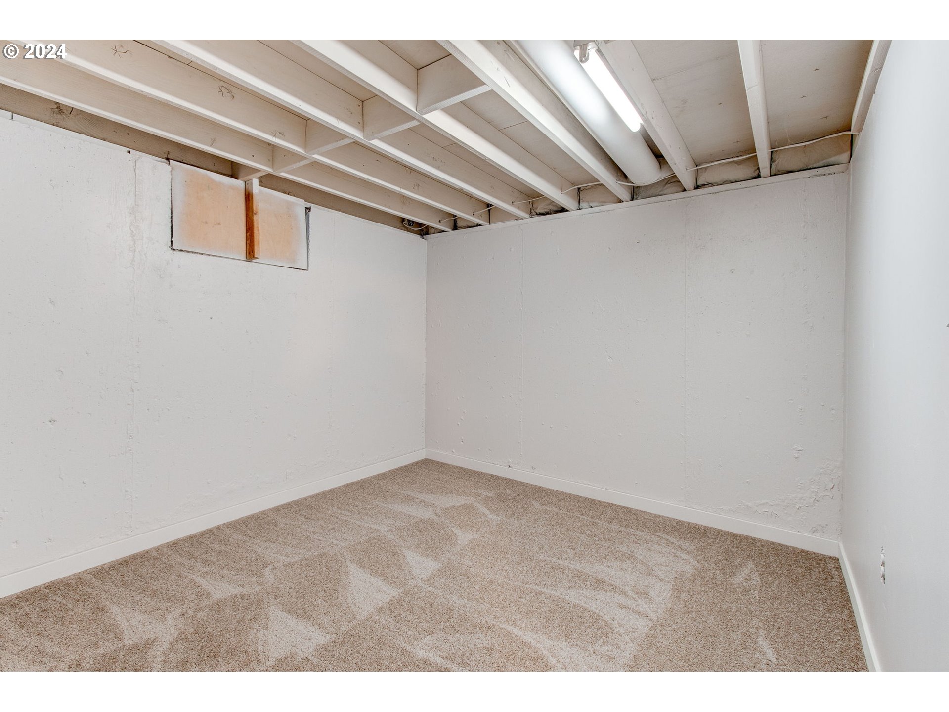 14205 Southeast Salmon Street Portland, OR 97233 - Photo 22 of 35 a view of an empty room