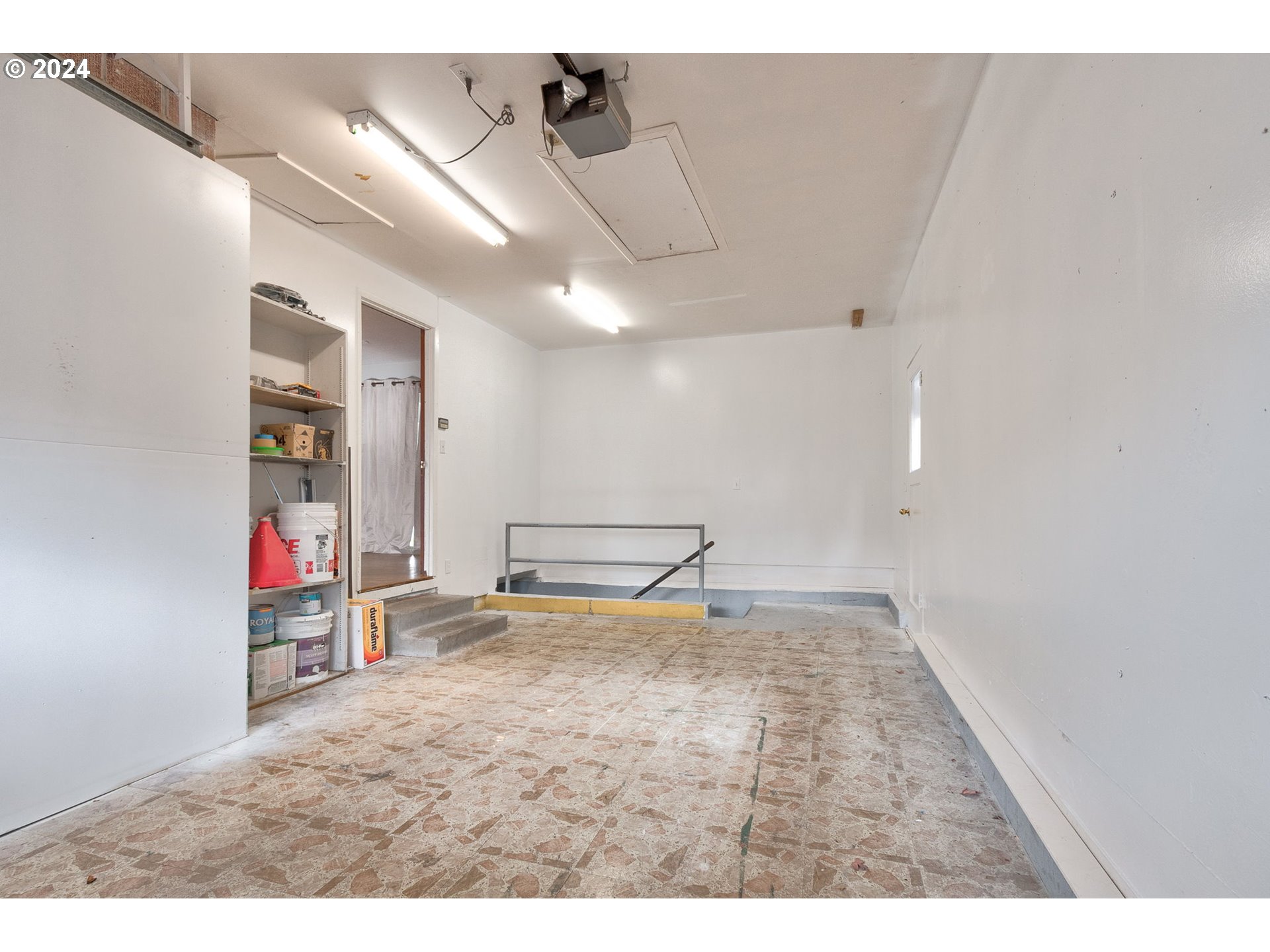 14205 Southeast Salmon Street Portland, OR 97233 - Photo 28 of 35 a view of empty room with wooden floor