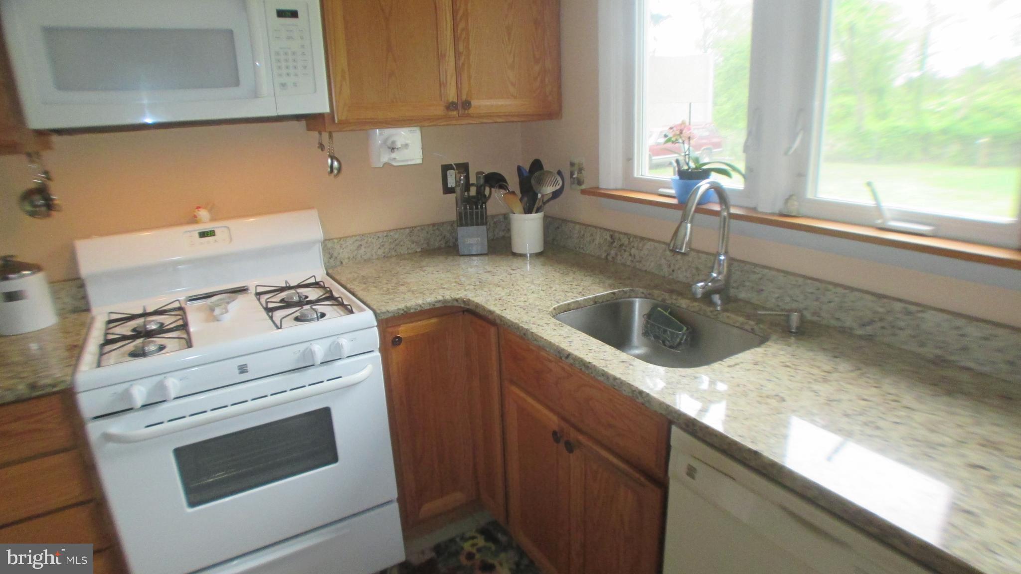 2310 Byberry Road Hatboro, PA 19040 - Photo 5 of 19 Gas stove & Built-in microwave
