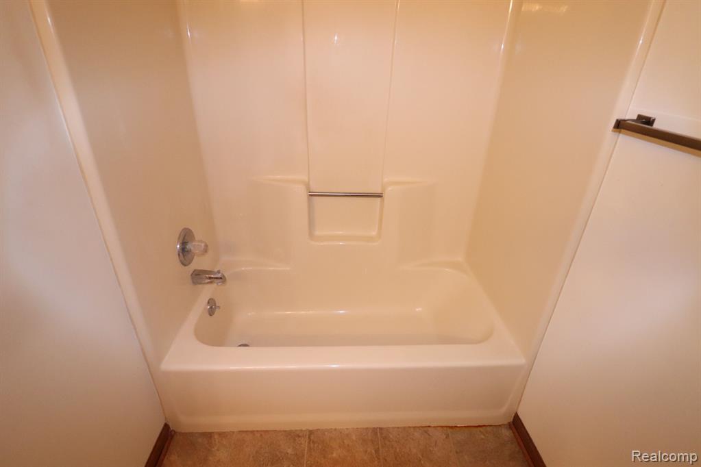 2019 Rendall Drive Jackson, MI 49201 - Photo 8 of 23
