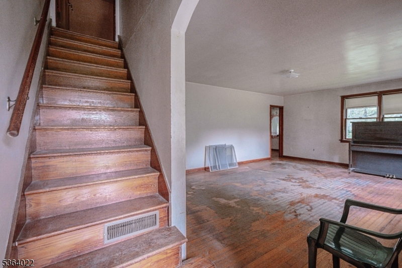 79 Mountain Lake Road Belvidere, NJ 07823 - Photo 17 of 47 a view of entryway and hall