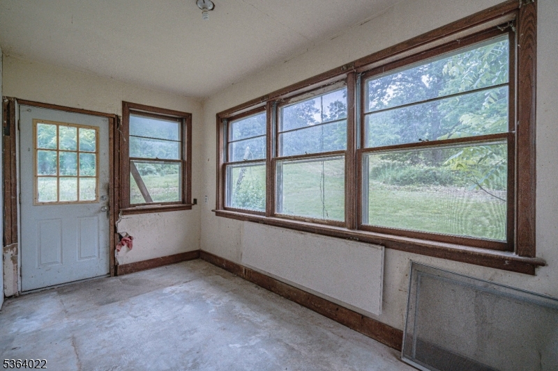 79 Mountain Lake Road Belvidere, NJ 07823 - Photo 25 of 47 an empty room with windows