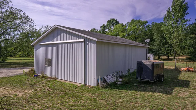 $285,000 | 8716 North 80th Avenue, Pentwater, MI 49449