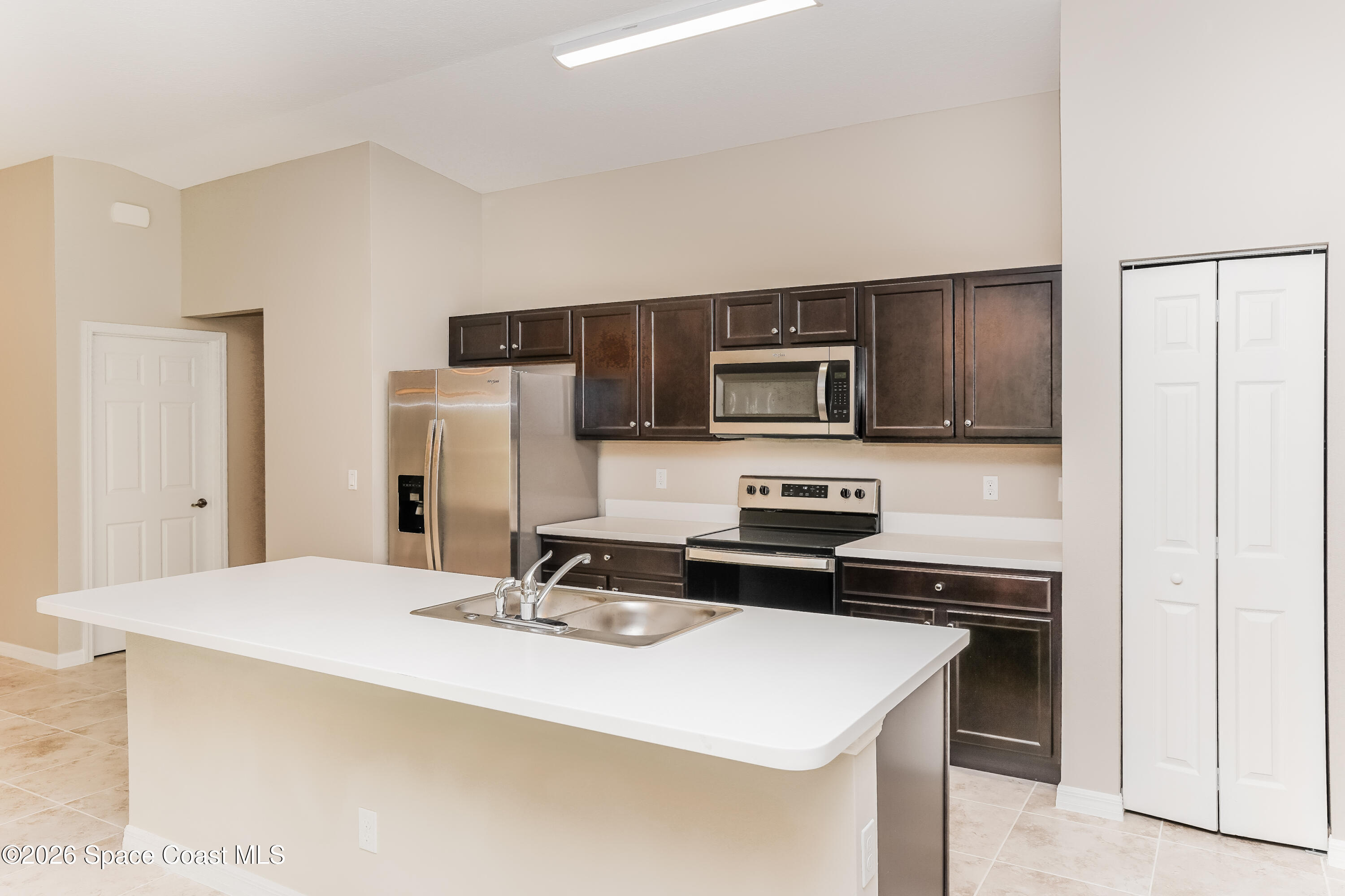 418 La Croix Road Southwest Palm Bay, FL 32908 - Photo 5 of 15 1001481.418 La Croix Road SW - Kitchen