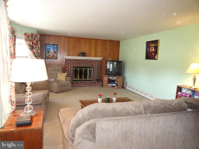 487 Smokepipe Road Souderton, PA 18964 - Photo 8 of 14 Living room from entrance door.