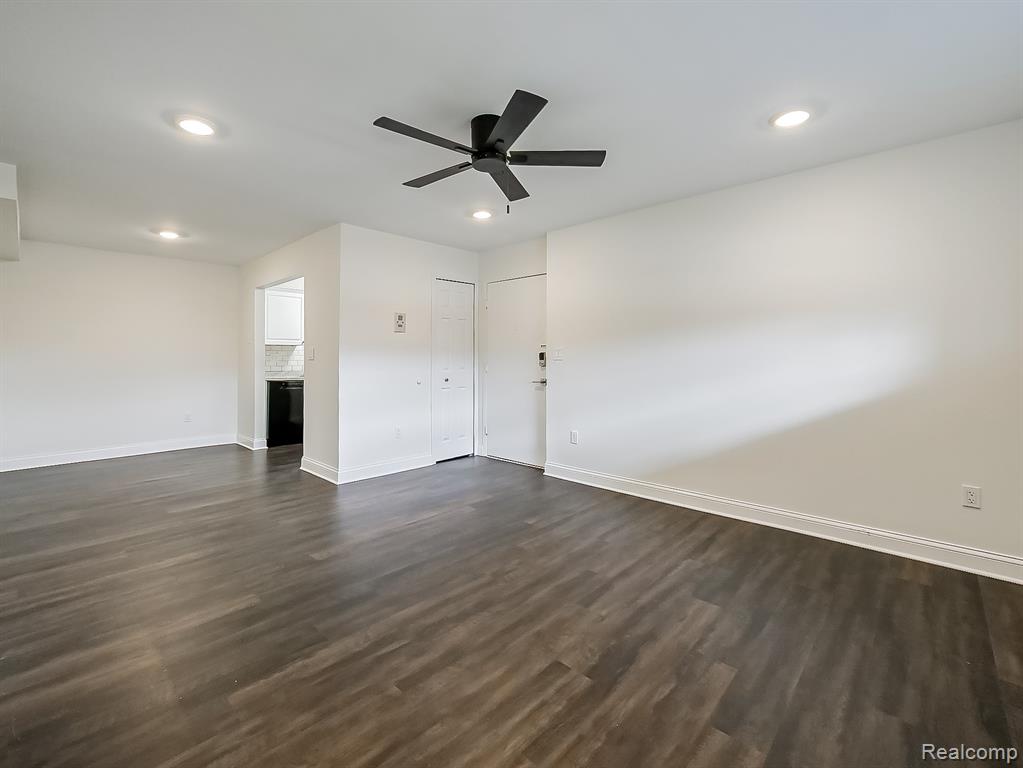 4905 South Crooks Road Royal Oak, MI 48073 - Photo 6 of 28