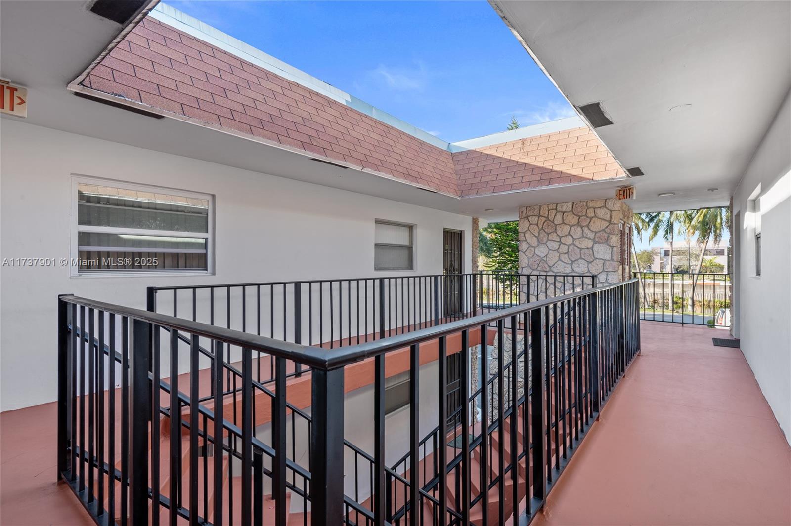 222 Southwest 1st Street, Unit H6 Pompano Beach, FL 33060 - Photo 4 of 15