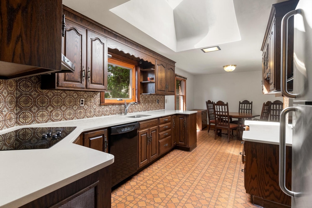 86 Badger Road Medford, MA 02155 - Photo 20 of 42