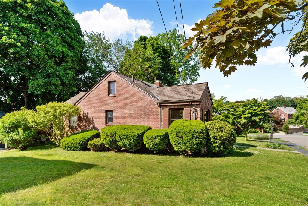 86 Badger Road Medford, MA 02155 - Photo 5 of 42