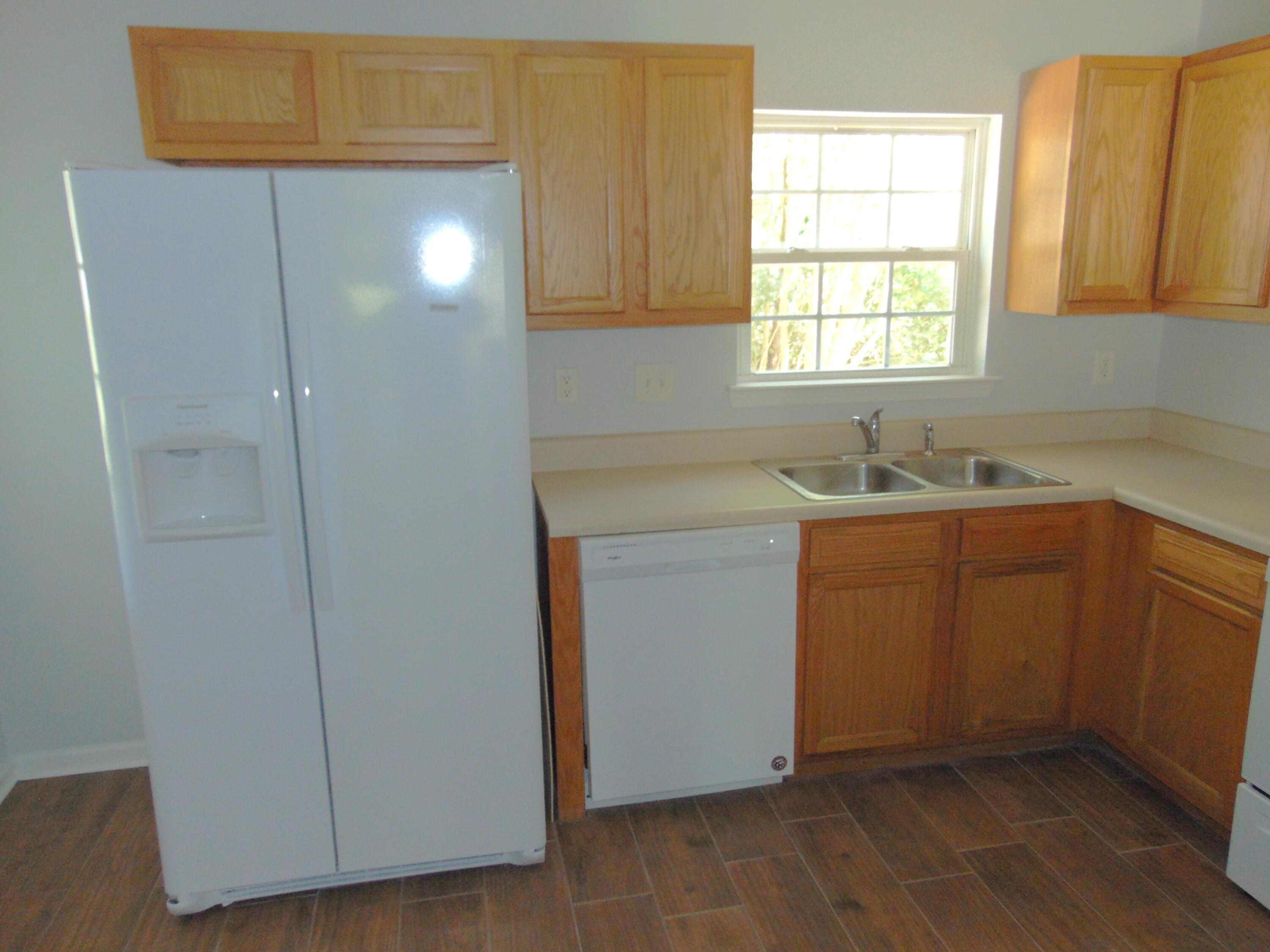 116 Spurrier Way, Unit A Moncks Corner, SC 29461 - Photo 4 of 39 FRIDGE & DISHWASHER