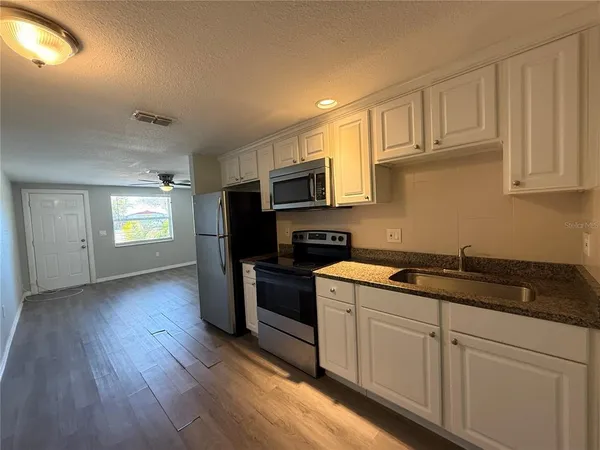 $1,325 | 350 North Elm Street, Unit C, Englewood, FL 34223