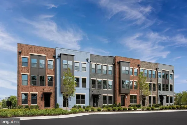 $839,000 | 13041 Hattontown Square, Herndon, VA 20171