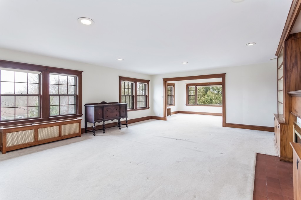 35 Pilgrim Road Marblehead, MA 01945 - Photo 11 of 29