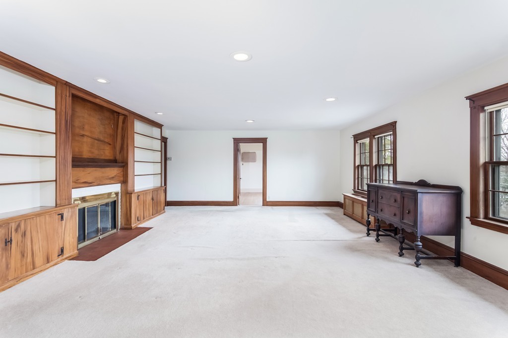 35 Pilgrim Road Marblehead, MA 01945 - Photo 13 of 29