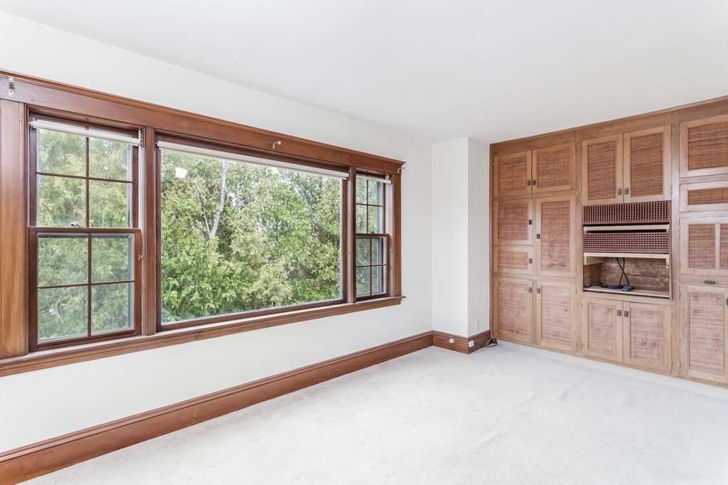 35 Pilgrim Road Marblehead, MA 01945 - Photo 15 of 29