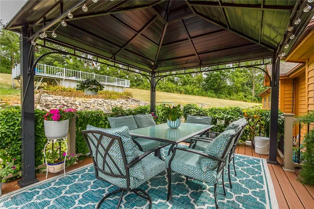 $539,900 | 4 Old Meadow Court, Livonia, NY 14487