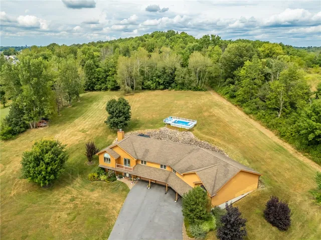 $539,900 | 4 Old Meadow Court, Livonia, NY 14487