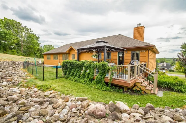 $539,900 | 4 Old Meadow Court, Livonia, NY 14487