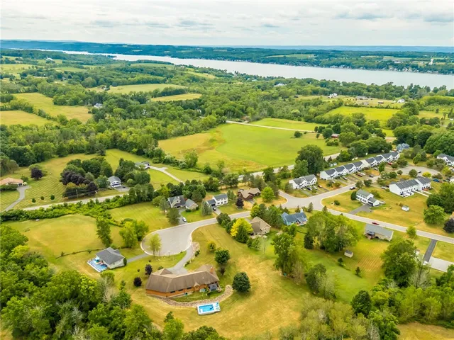 $539,900 | 4 Old Meadow Court, Livonia, NY 14487