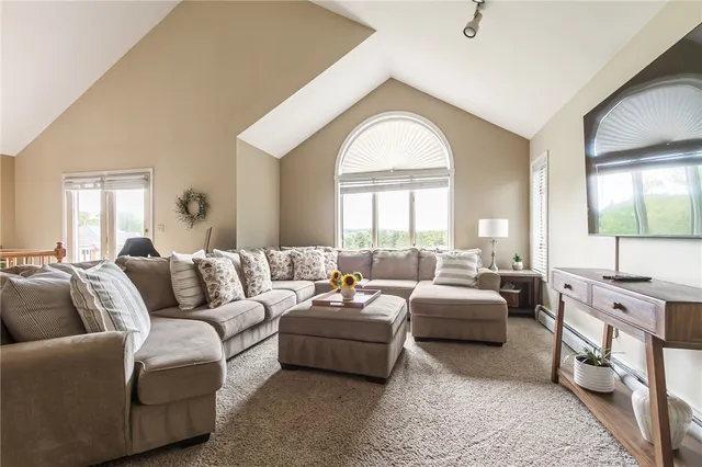 $539,900 | 4 Old Meadow Court, Livonia, NY 14487