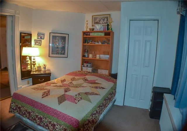 a bed room with a bed