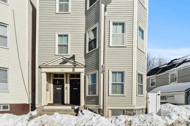 $3,700 | 200 Emerson Street, Unit 1, Boston, MA 02127