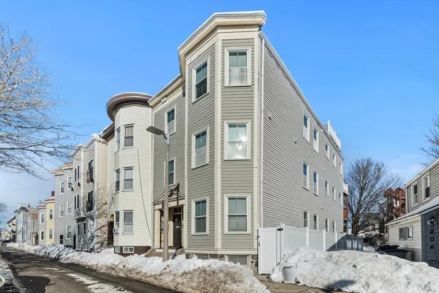 $3,700 | 200 Emerson Street, Unit 1, Boston, MA 02127