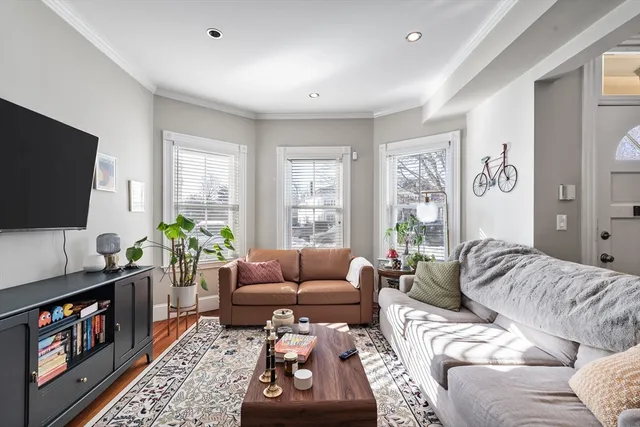 $3,700 | 200 Emerson Street, Unit 1, Boston, MA 02127