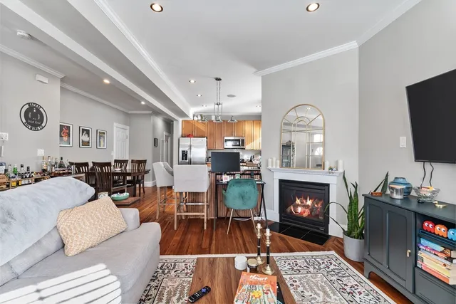 $3,700 | 200 Emerson Street, Unit 1, Boston, MA 02127