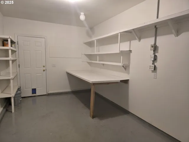 $599,900 | 1380 Southeast 9th Avenue, Canby, OR 97013