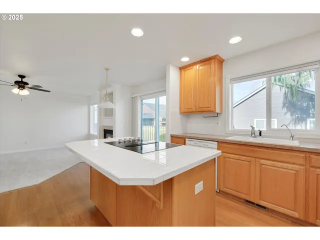 $599,900 | 1380 Southeast 9th Avenue, Canby, OR 97013