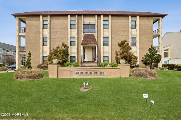$415,000 | 1492 Ocean Avenue, Unit A1, Sea Bright, NJ 07760