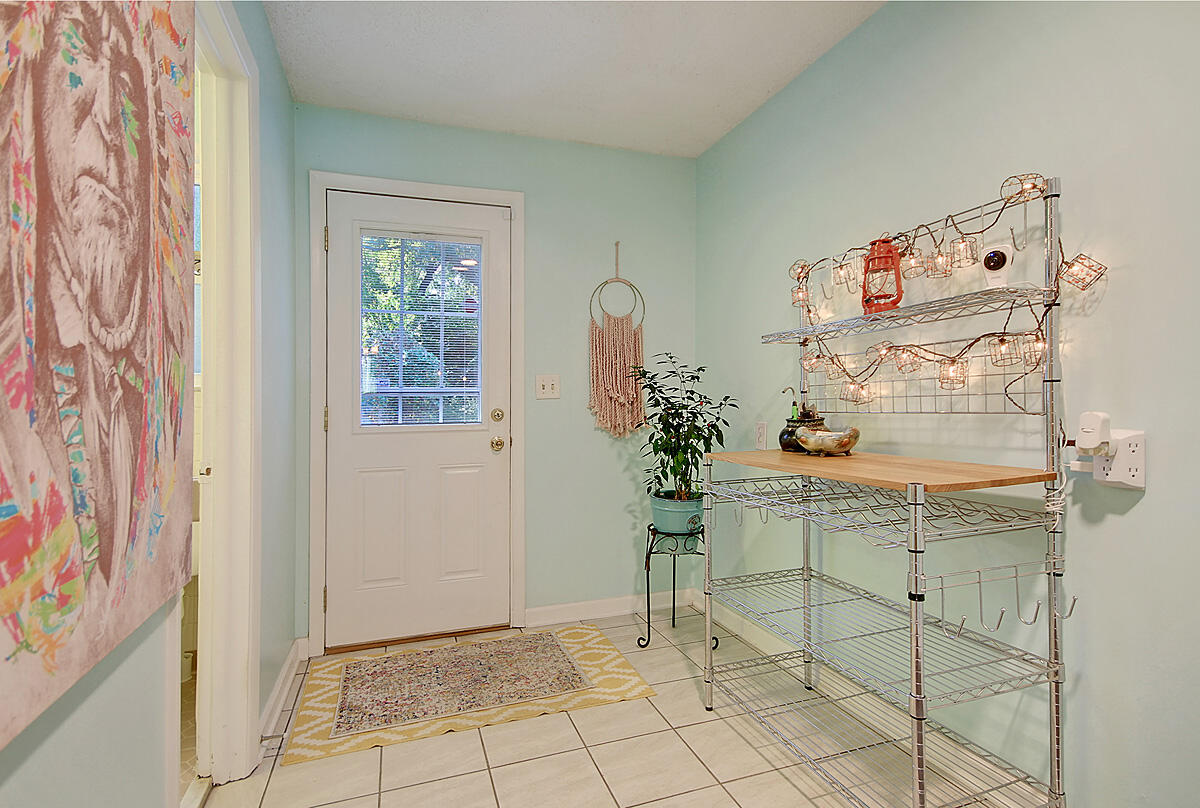 6025 Rembert Drive Hanahan, SC 29410 - Photo 17 of 34 CREM_6025 Rembert_015