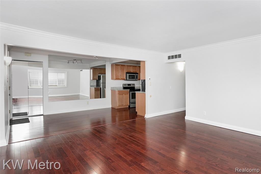 2309 Walton Boulevard, Unit 32 Rochester Hills, MI 48309 - Photo 6 of 27
