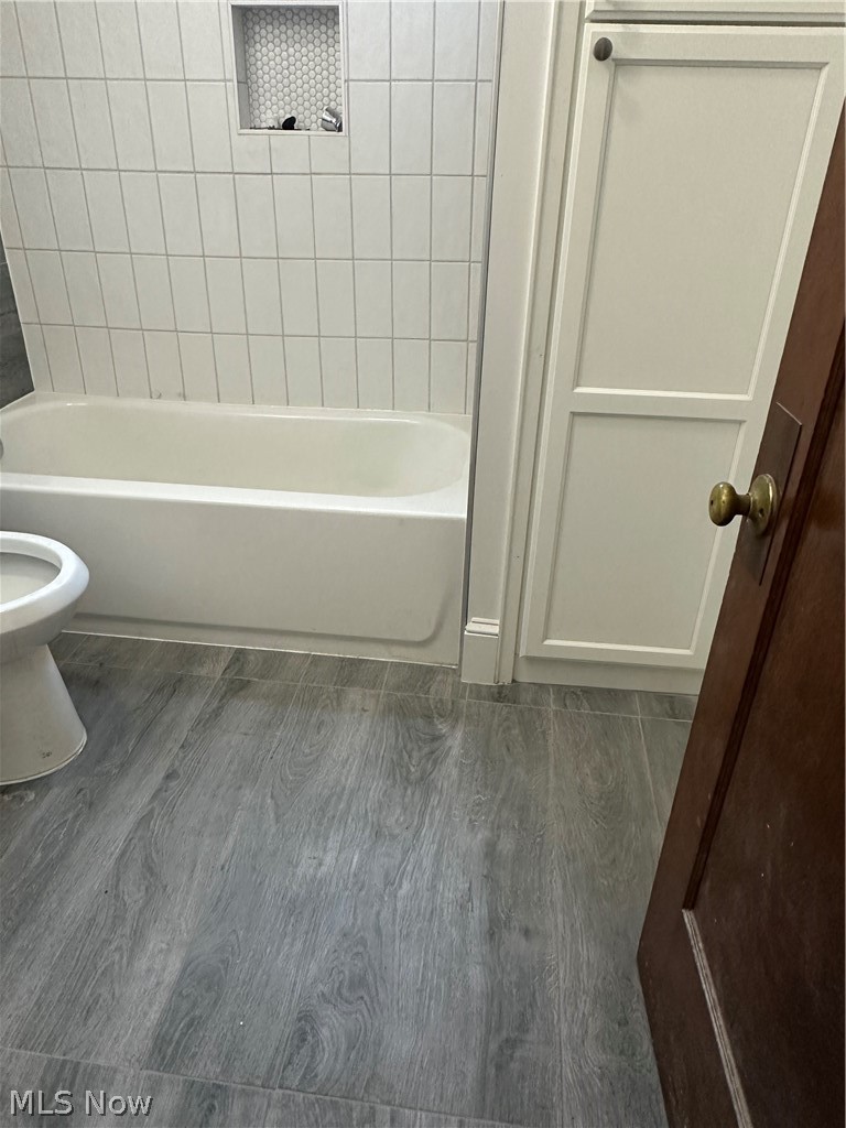 1635 Belmar Road, Unit 1 Cleveland, OH 44118 - Photo 9 of 12 vinyl floors linen closet