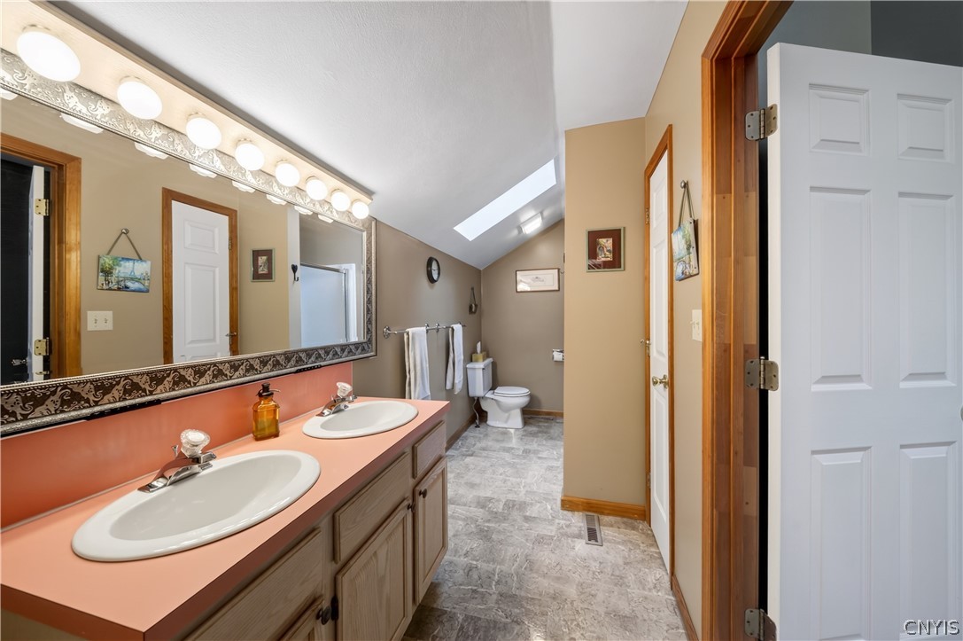 494 Dyke Road Sullivan, NY 13035 - Photo 42 of 50 Large ensuite bathroom