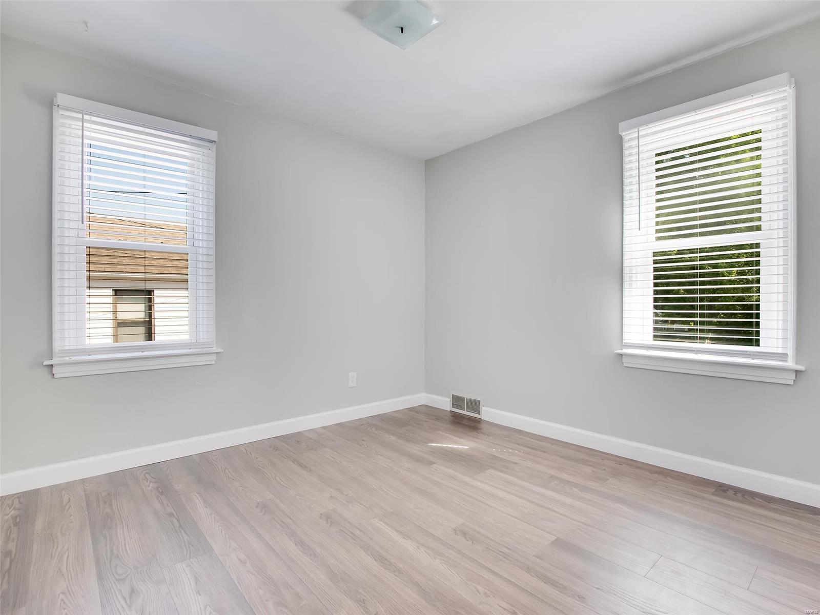 5237 Heege Road St. Louis, MO 63123 - Photo 7 of 15