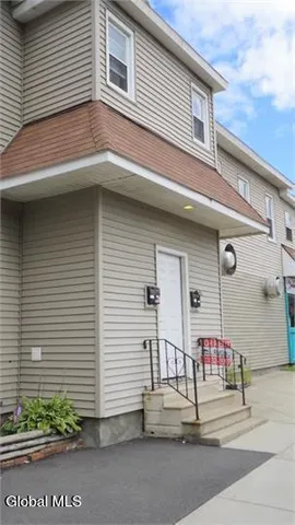 $1,095 | 469 Delaware Avenue, Unit D, Albany, NY 12209