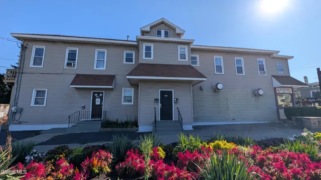 $1,095 | 469 Delaware Avenue, Unit D, Albany, NY 12209