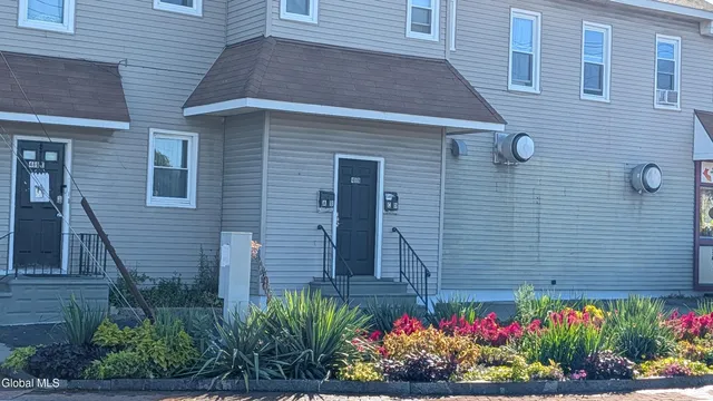 $1,095 | 469 Delaware Avenue, Unit D, Albany, NY 12209