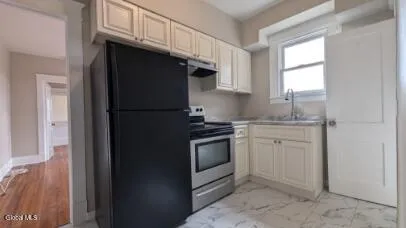 $1,095 | 469 Delaware Avenue, Unit D, Albany, NY 12209