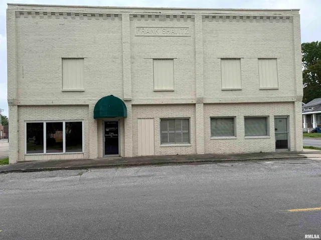 $64,900 | 520 South McKinley Street, Harrisburg, IL 62946