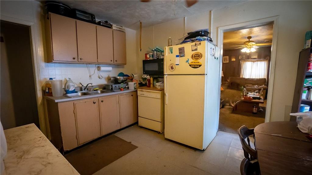 135 Hickory Street Butler, PA 16001 - Photo 12 of 25