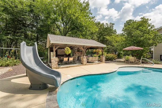 $685,000 | 51 Nordic Lane, Defiance, MO 63341