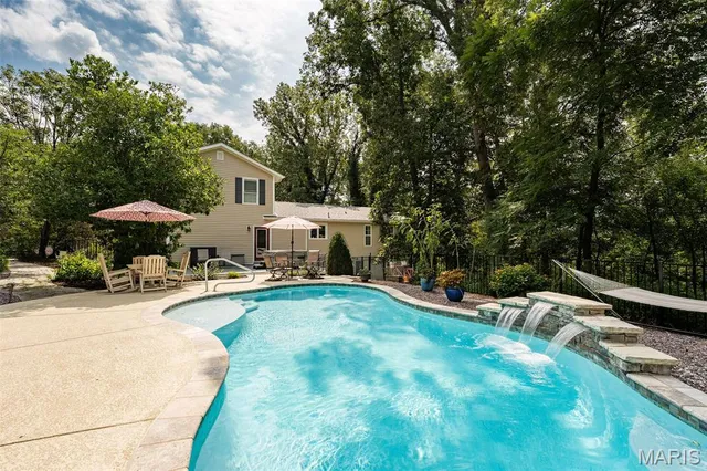 $685,000 | 51 Nordic Lane, Defiance, MO 63341