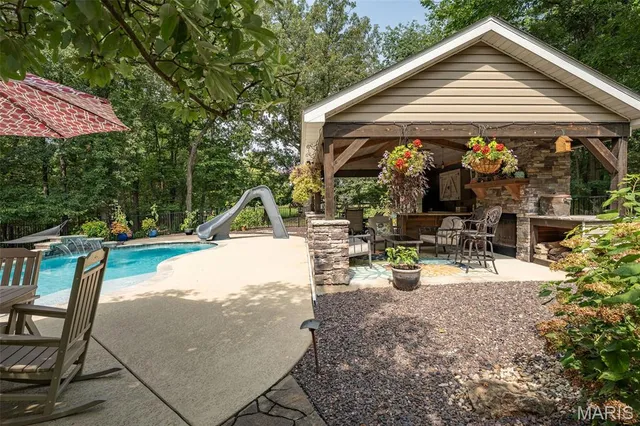 $685,000 | 51 Nordic Lane, Defiance, MO 63341