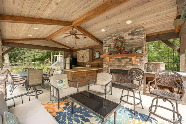 $685,000 | 51 Nordic Lane, Defiance, MO 63341