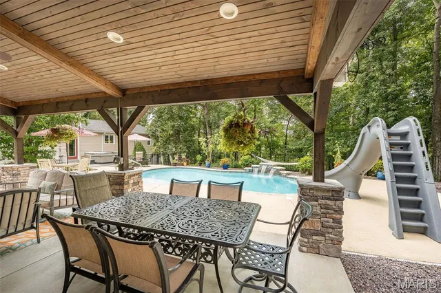 $685,000 | 51 Nordic Lane, Defiance, MO 63341